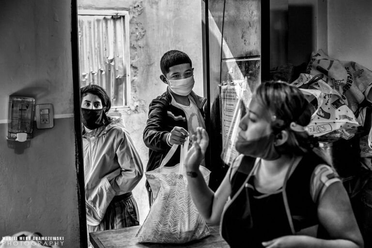 slumsy buenos aires Villa 31 Argentyna fotoreportaż pandemia Covid